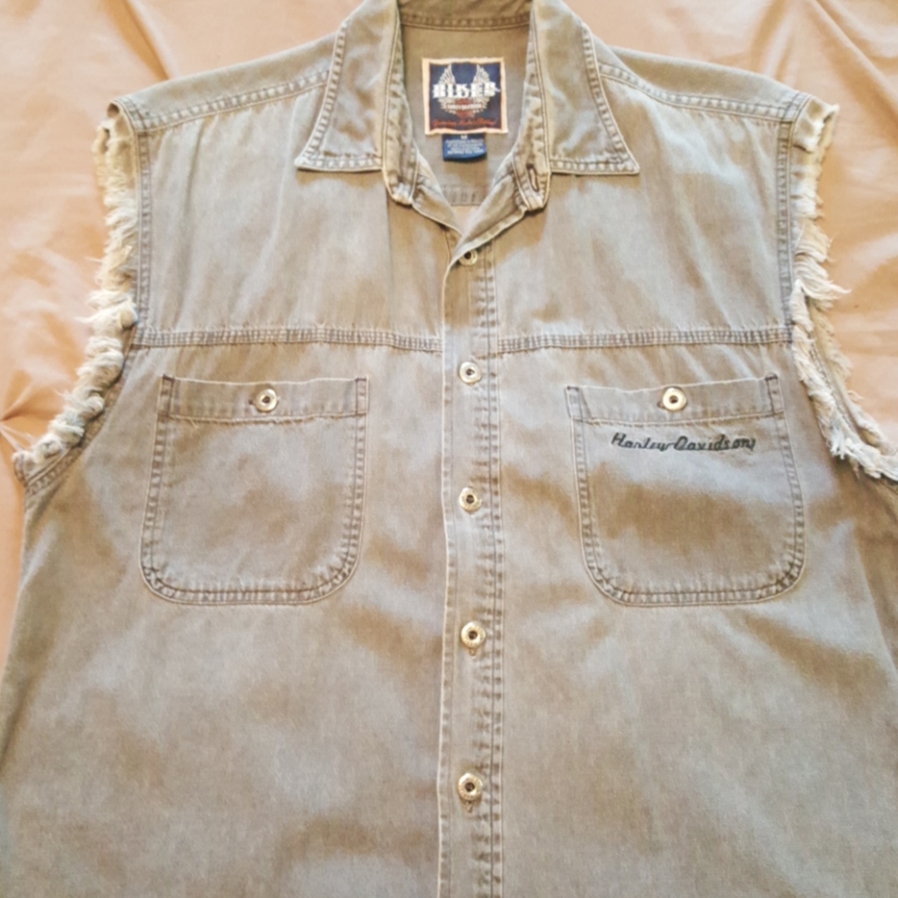 Men's Harley Davidson button down cut off.